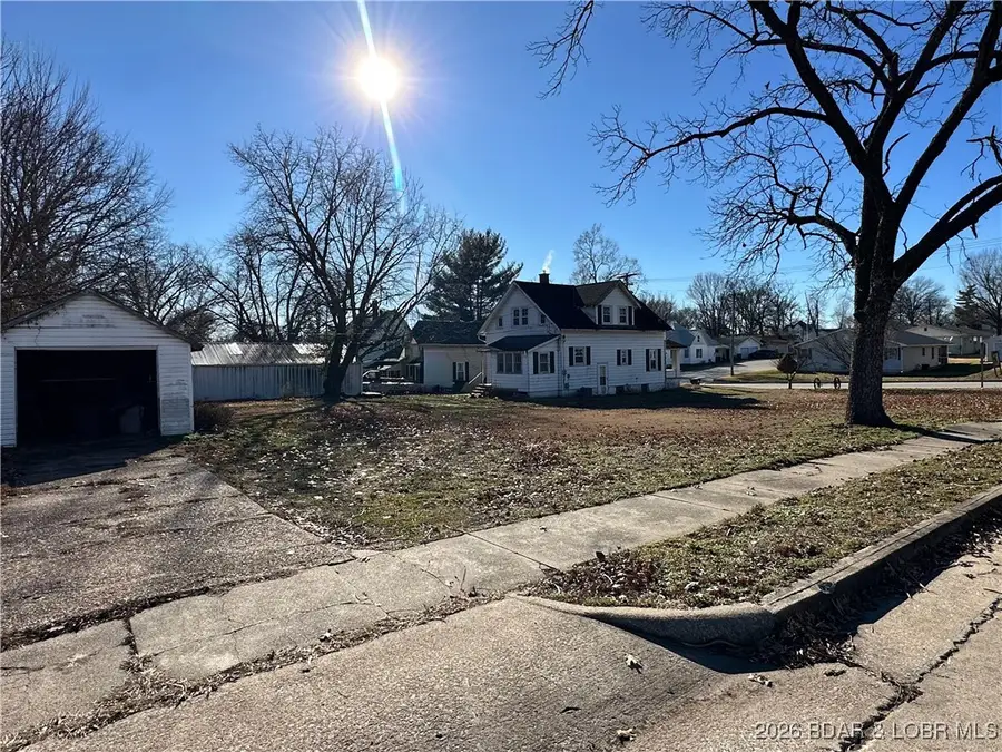 802 S Oak Street, California, MO 65018 - #2