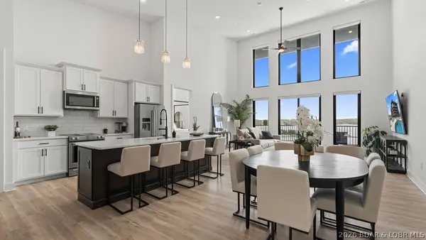 182 Havens Place Drive #5C, Four Seasons, MO 65049