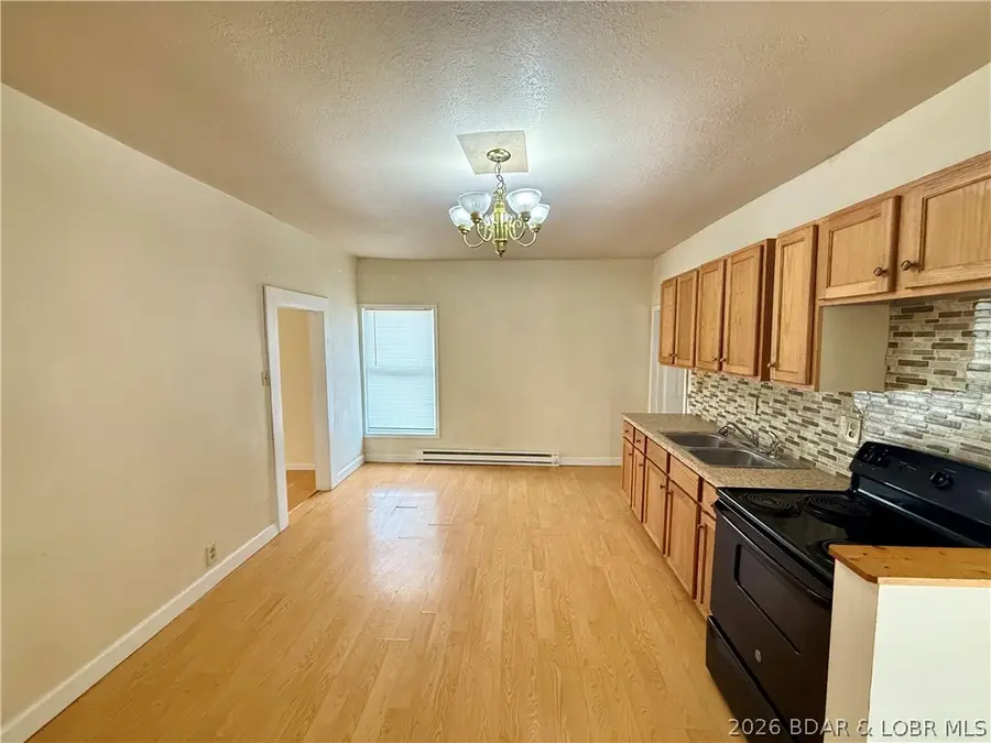 103 Mcnair St, Versailles, MO 65084 - #3