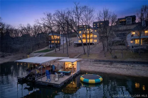 1167 Beacon Pointe Circle, Lake Ozark, MO 65049