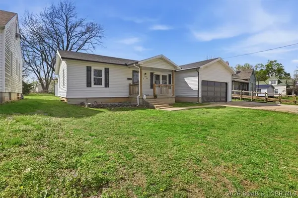 305 N Van Buren Street, Versailles, MO 65084