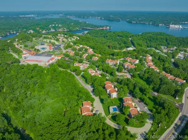 28 Center Court Drive #2B-738, Lake Ozark, MO 65049