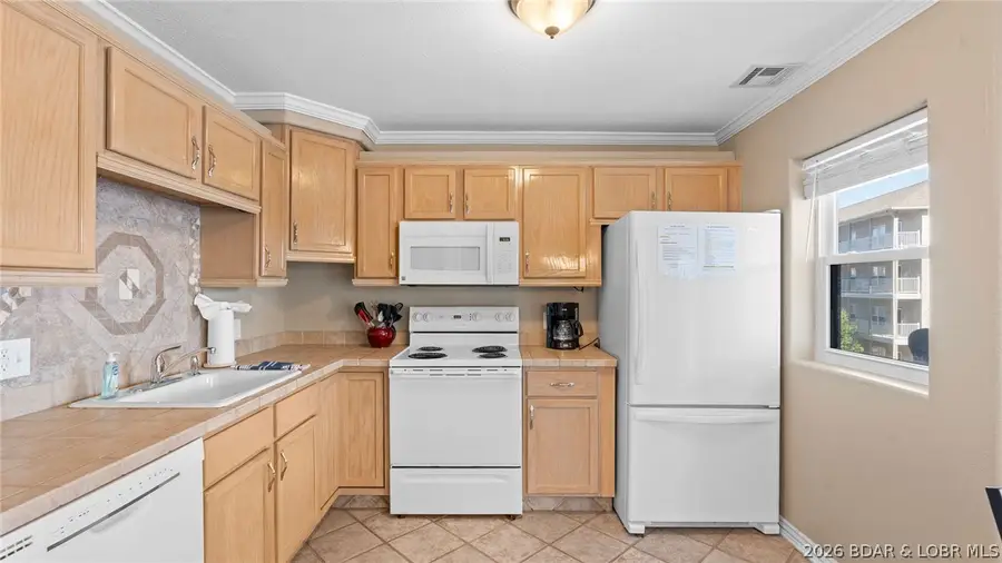 1121 Passover Road #i1, Osage Beach, MO 65065 - #3