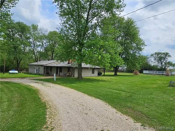 1014 Railroad Pond Road, Eldon, MO 65026
