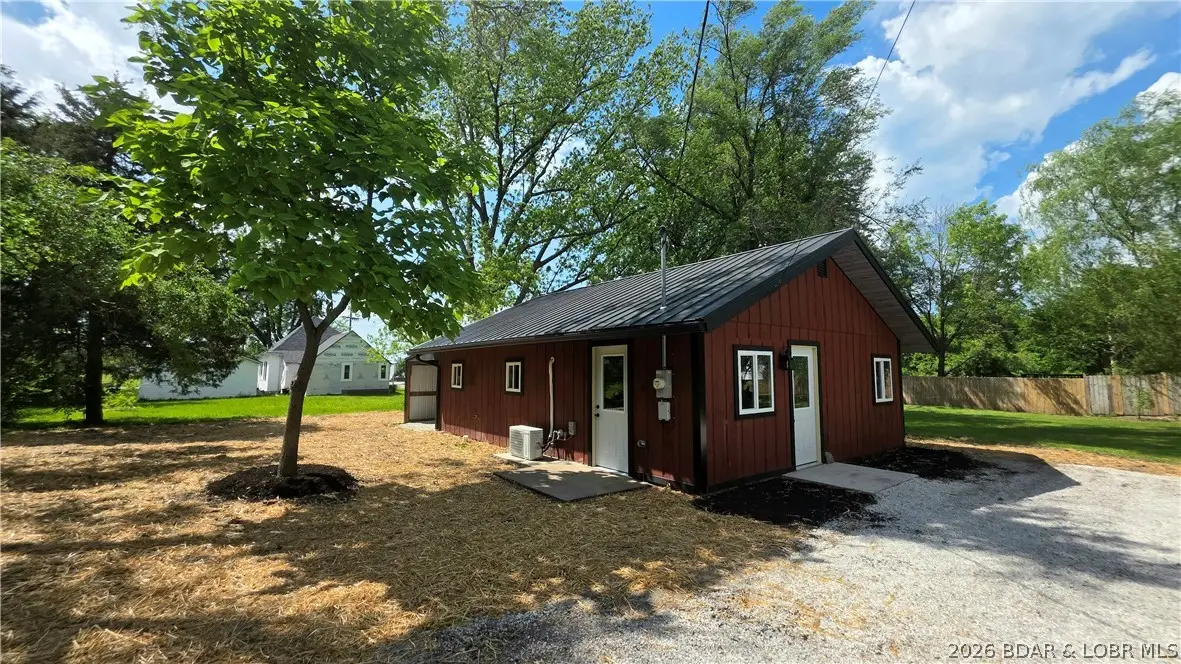 205 S Maple St, Versailles, MO 65084 - #1