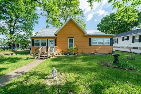 105 W Green Street, Versailles, MO 65084