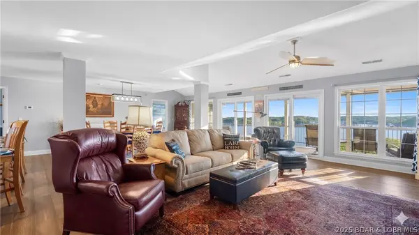 1406 West Harbour Towne #1406, Lake Ozark, MO 65049