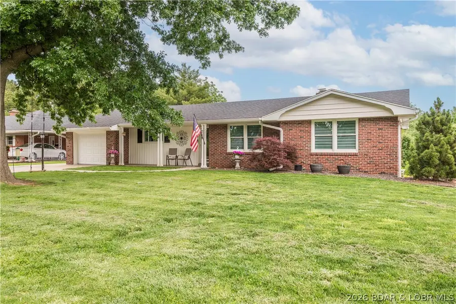 218 Ridgeway Drive, Jefferson City, MO 65101 - #2