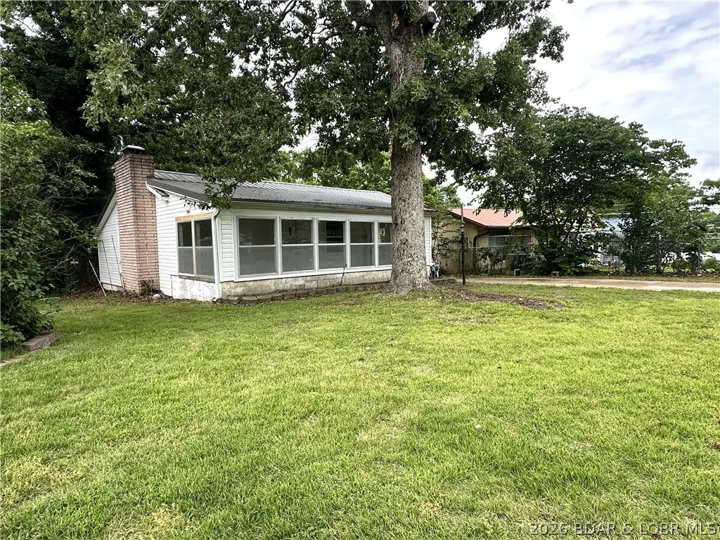 19967 Lakeview Avenue, Warsaw, MO 65355 - #1