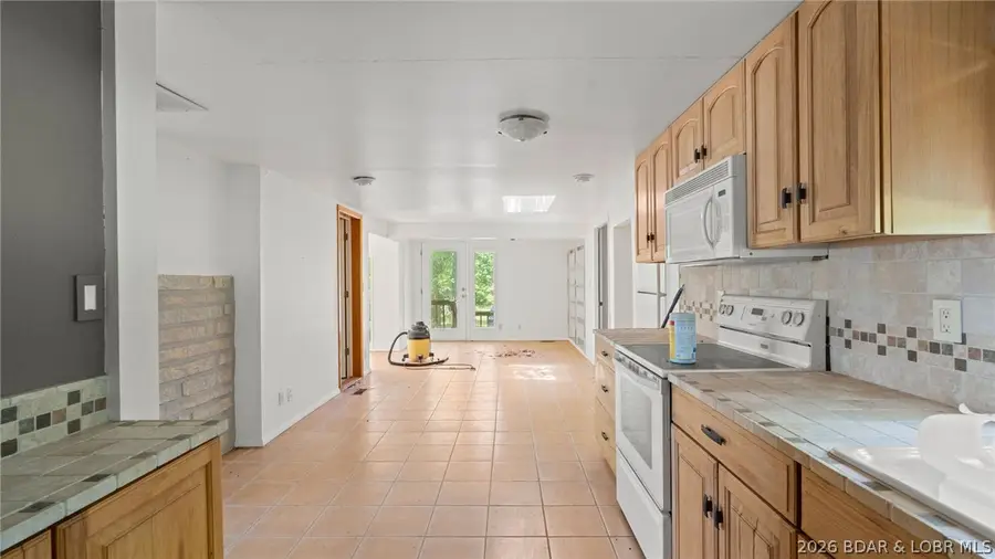 1063 Singing Oaks Drive, Sunrise Beach, MO 65079 - #3