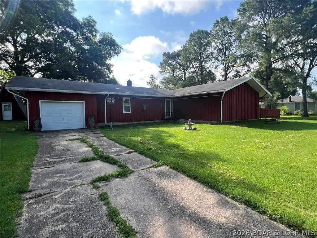 302 S Ross St, Versailles, MO 65084 - #1