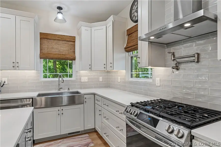 705 Cambridge Drive, Village Of Four Seasons, MO 65049 - #3