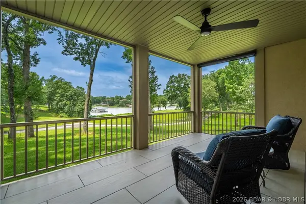 768 Resplander Way, Sunrise Beach, MO 65079