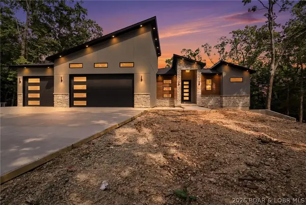 105 Fairoaks Lane, Sunrise Beach, MO 65079