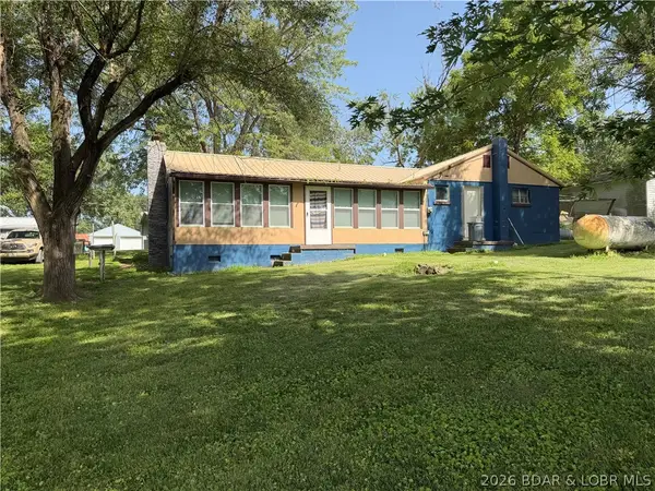 27 Phys Ed Circle, Edwards, MO 65326