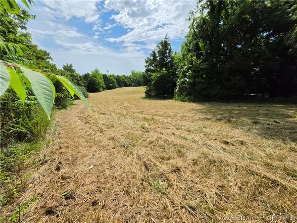 Robin Lane #15, Warsaw, MO 65355