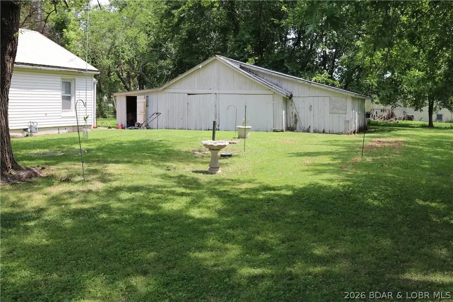 516 S Burke Street, Versailles, MO 65084 - #2