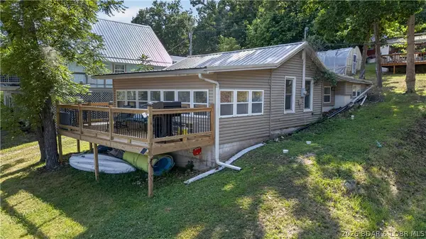 17521 Snowcap Loop, Warsaw, MO 65355