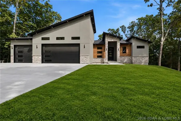 105 Fairoaks Lane, Sunrise Beach, MO 65079