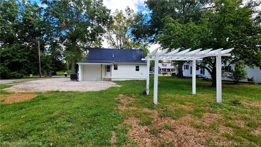 505 N Monroe St, Versailles, MO 65084 - #2