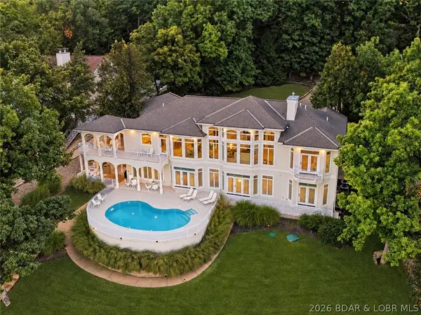 302 Crown Point Drive, Four Seasons, MO 65049