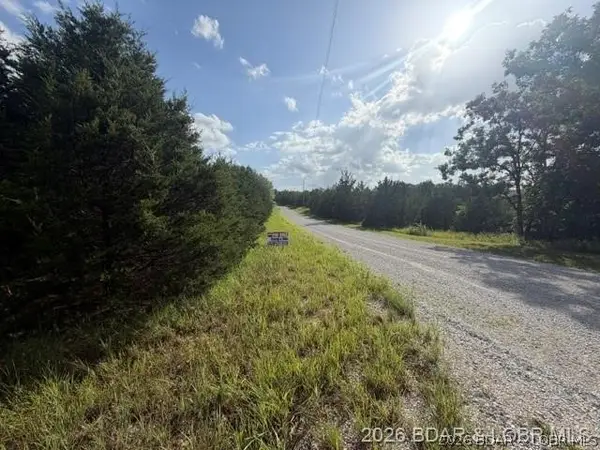 Saito Place, Edwards, MO 65326
