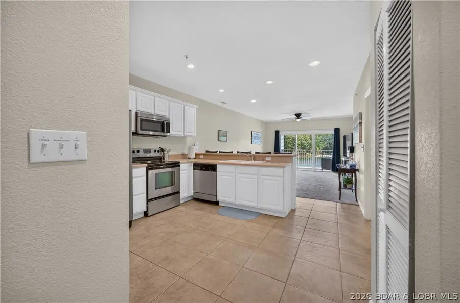 138 Oak Harbor Drive #2E, Camdenton, MO 65020 - #2