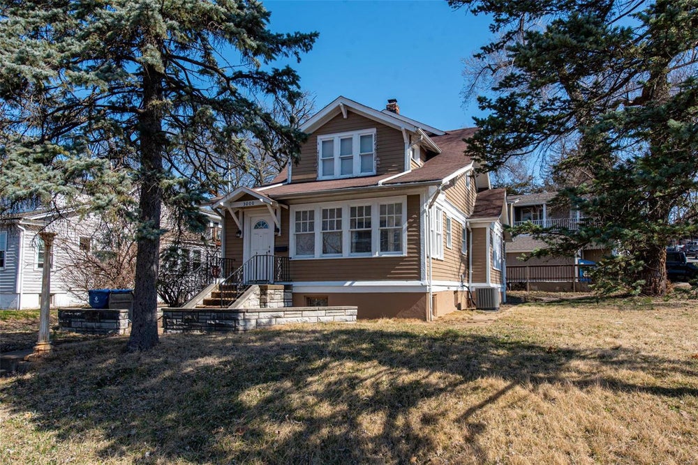 3000 Woodson Road, Breckenridge Hills, MO 63114 BHGRE