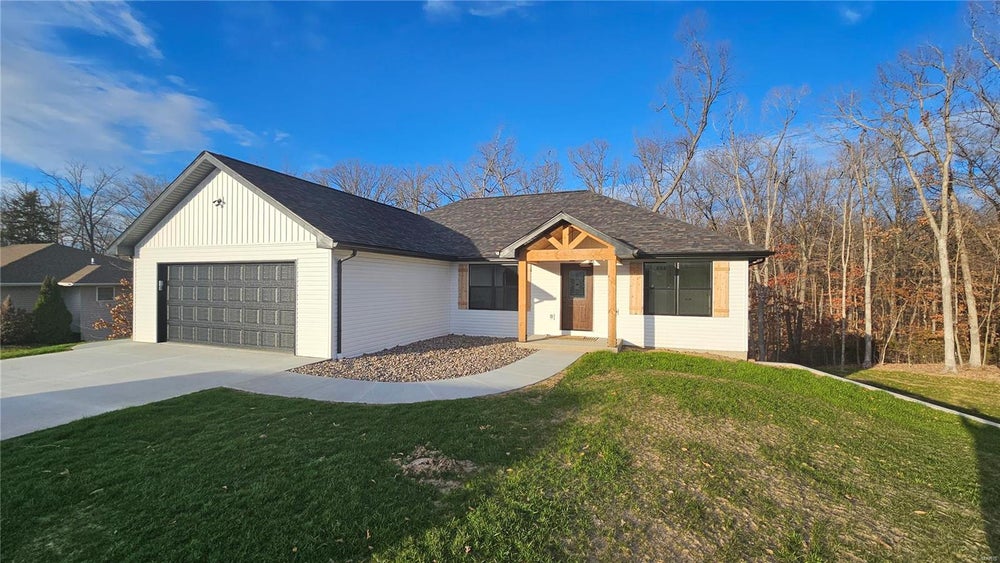 10426 Pine Crest Lane, New Bloomfield, MO 65063 BHGRE