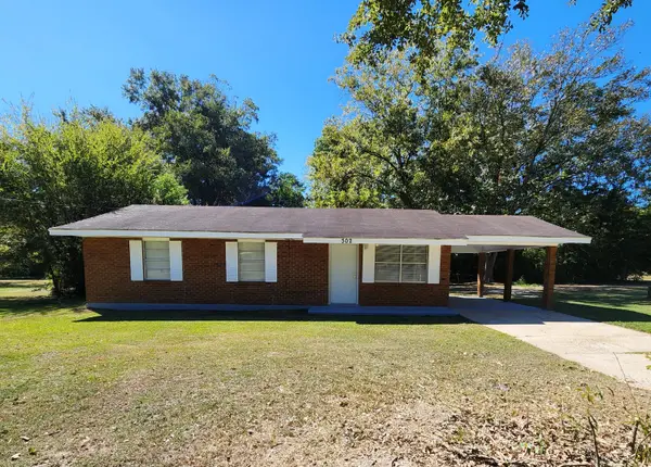 302 Azalea Ln., Richton, MS 39476