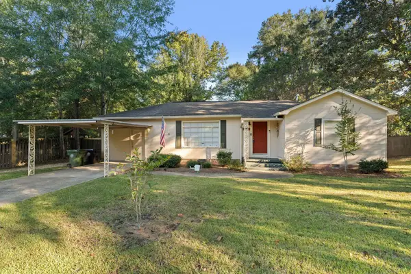 1917 Brooklane Dr., Hattiesburg, MS 39401