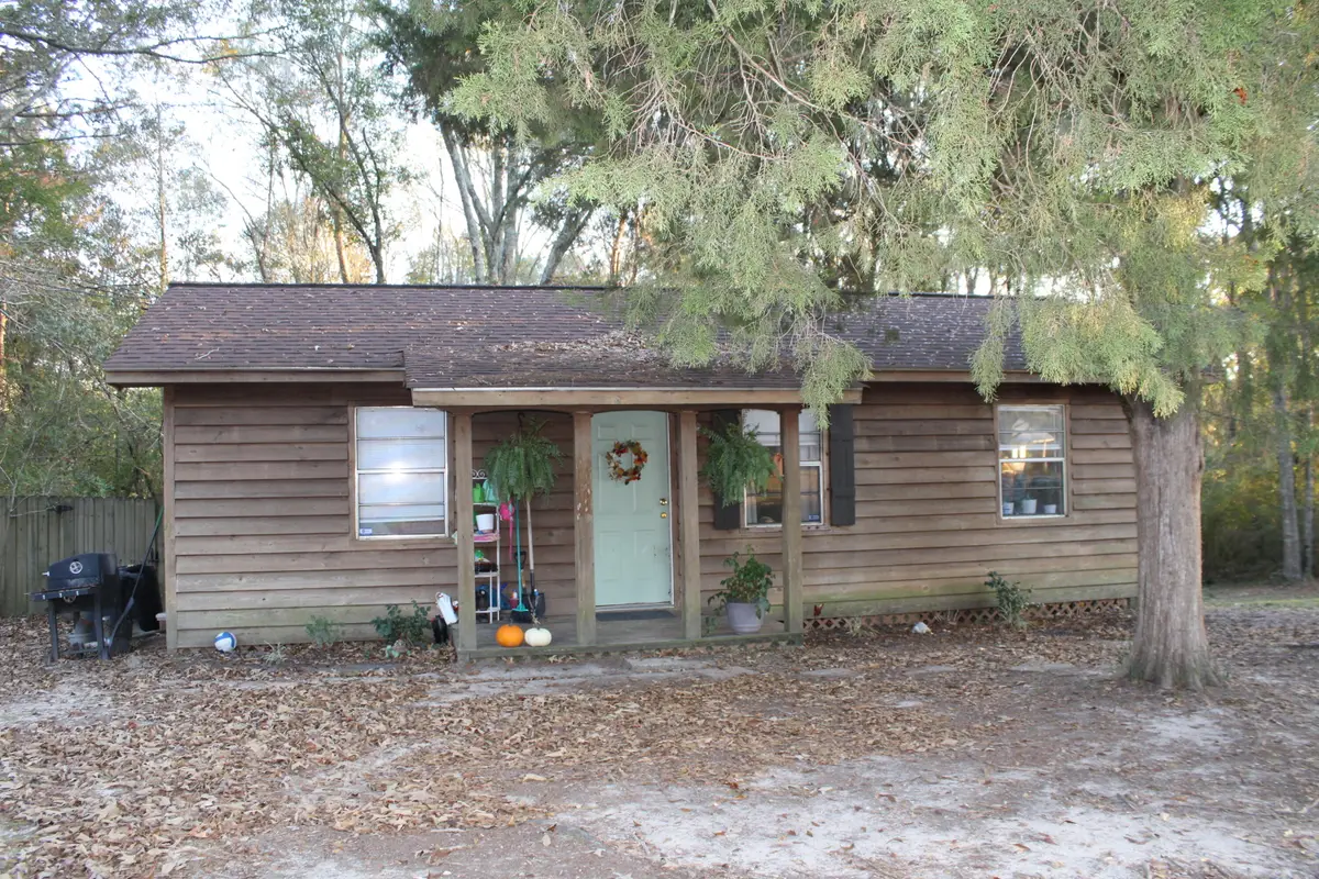 136 Country Cir, Ellisville, MS 39437 - Image #1