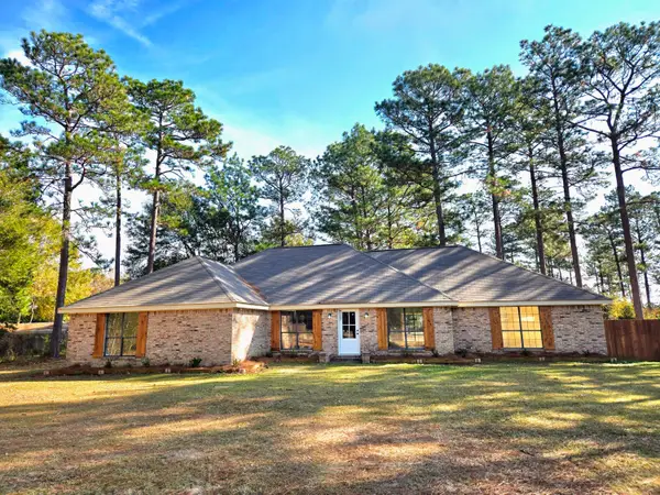 11 Twin Lakes, Petal, MS 39465
