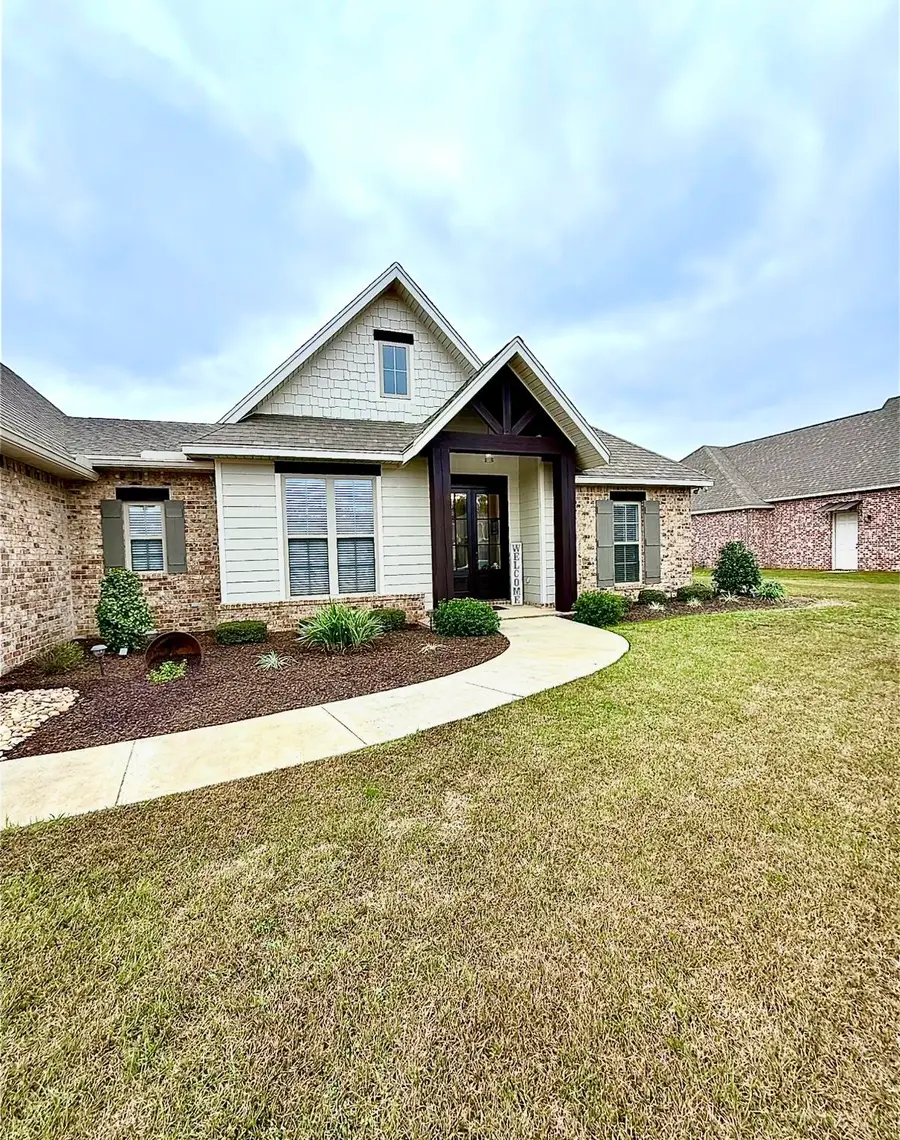 38 Copperfield Dr., Hattiesburg, MS 39402 - Image #2