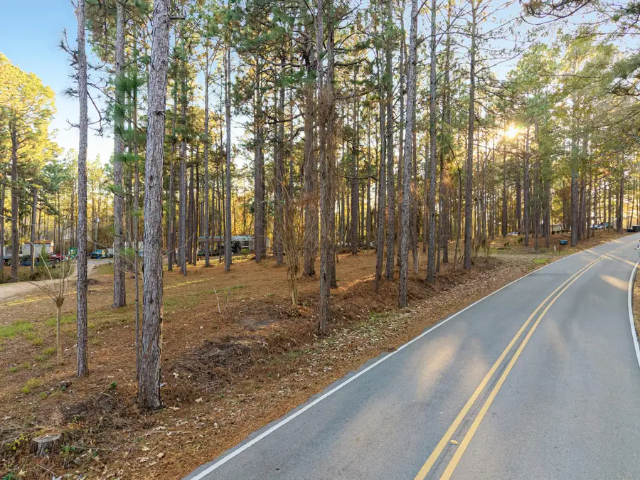 215 Oscar Bond Rd, Purvis, MS 39475 - Image #3