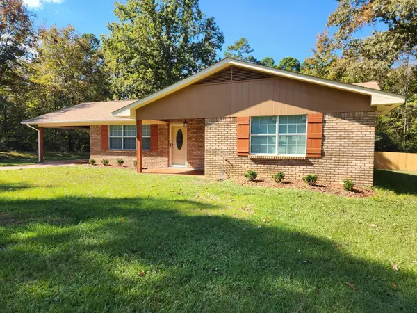 813 Mt Carmel, Prentiss, MS 39474