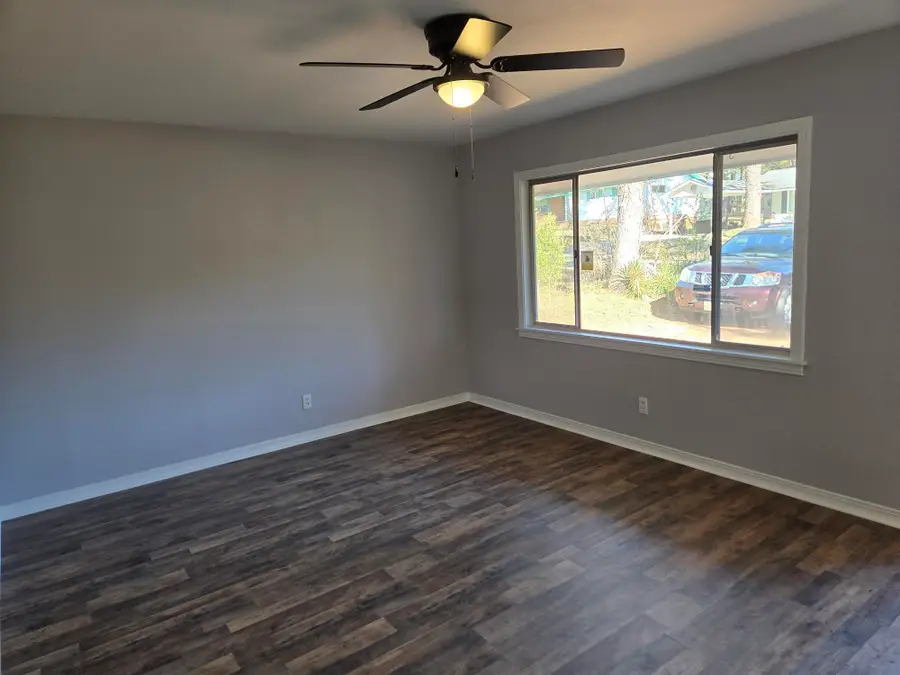 908 Sunflower Dr., Laurel, MS 39440 - Image #2