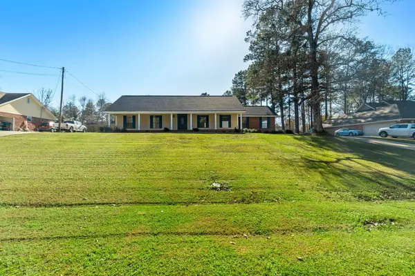 13 Sunny Meadows, Hattiesburg, MS 39402