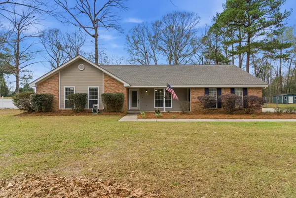 135 Meadowood St., Petal, MS 39465