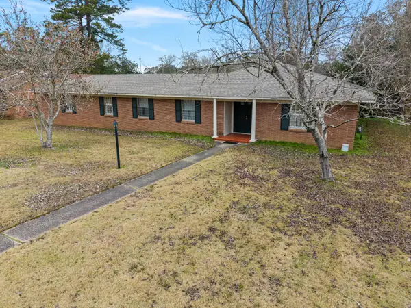 1712 Orchard Dr., Columbia, MS 39429