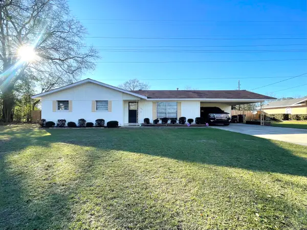 105 Ford Avenue, Hattiesburg, MS 39402