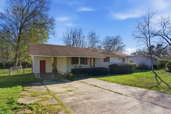 303 Parkdale Dr., Hattiesburg, MS 39401