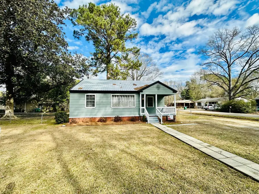 207 E 8th Ave., Petal, MS 39465 - #3