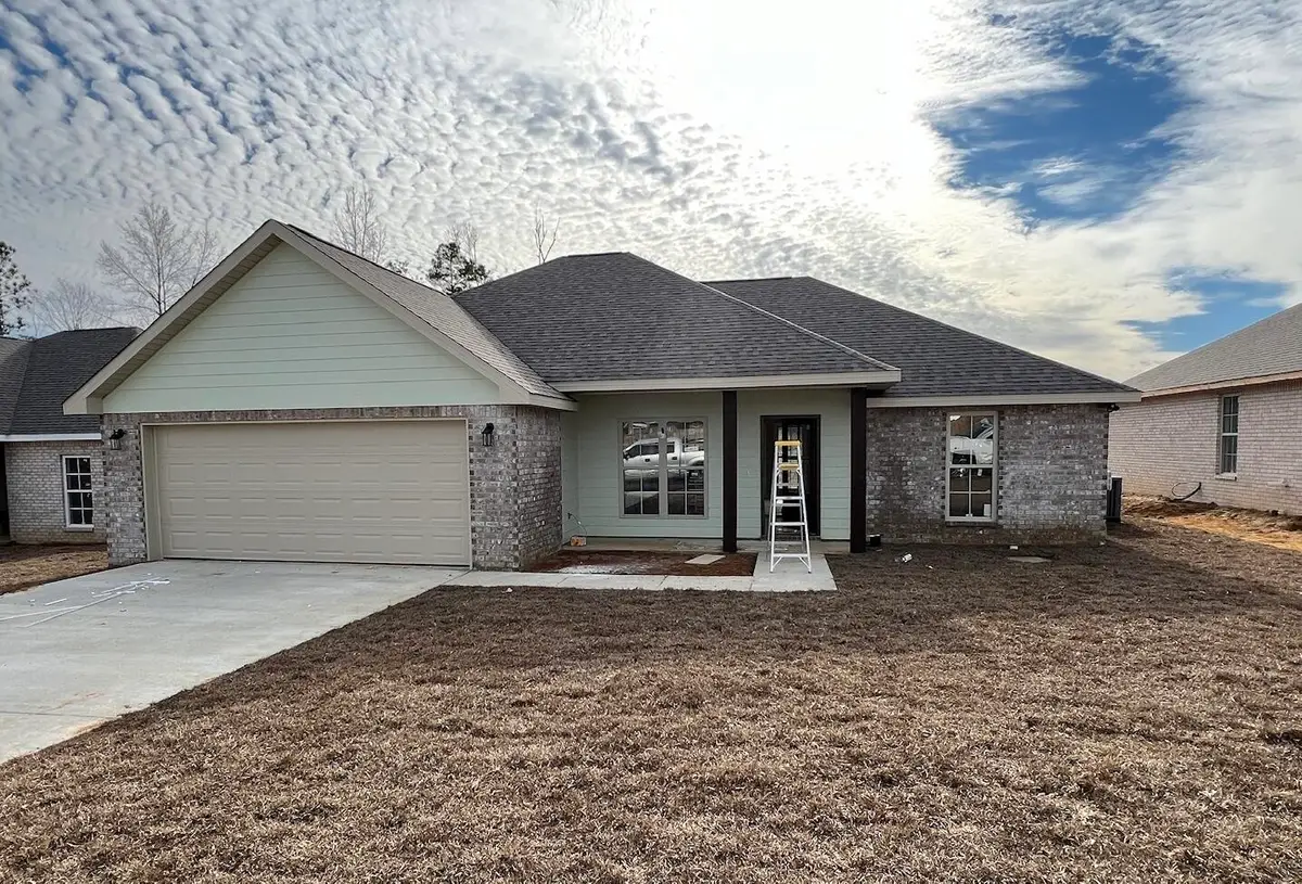 48 S Fairfax Dr., Hattiesburg, MS 39402 - Image #1