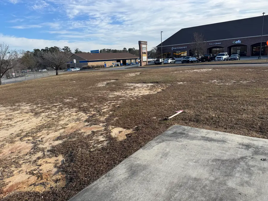 000 Fairfield Dr., Hattiesburg, MS 39402` - Image #3