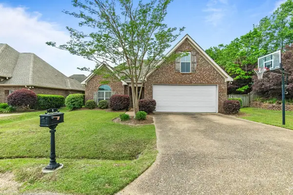 5 Chanticleer Cir., Hattiesburg, MS 39402