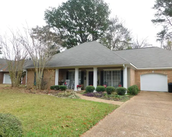 402 Treeline Dr, Brandon, MS 39042