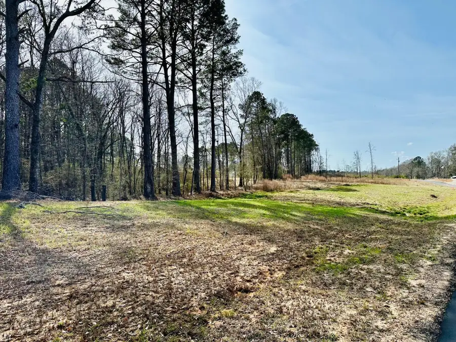 27 Forest Glen Dr., Laurel, MS 39443 - #3