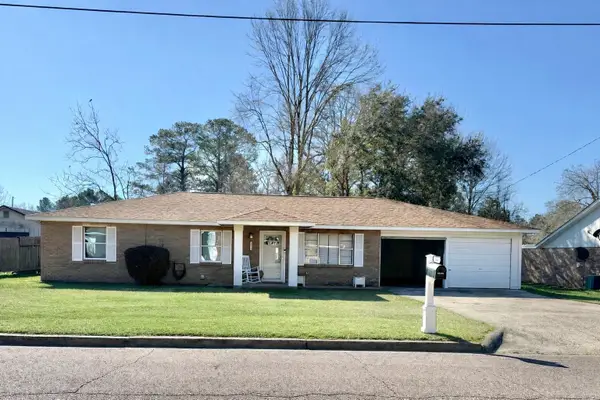 1016 Pinehurst Dr., Columbia, MS 39429