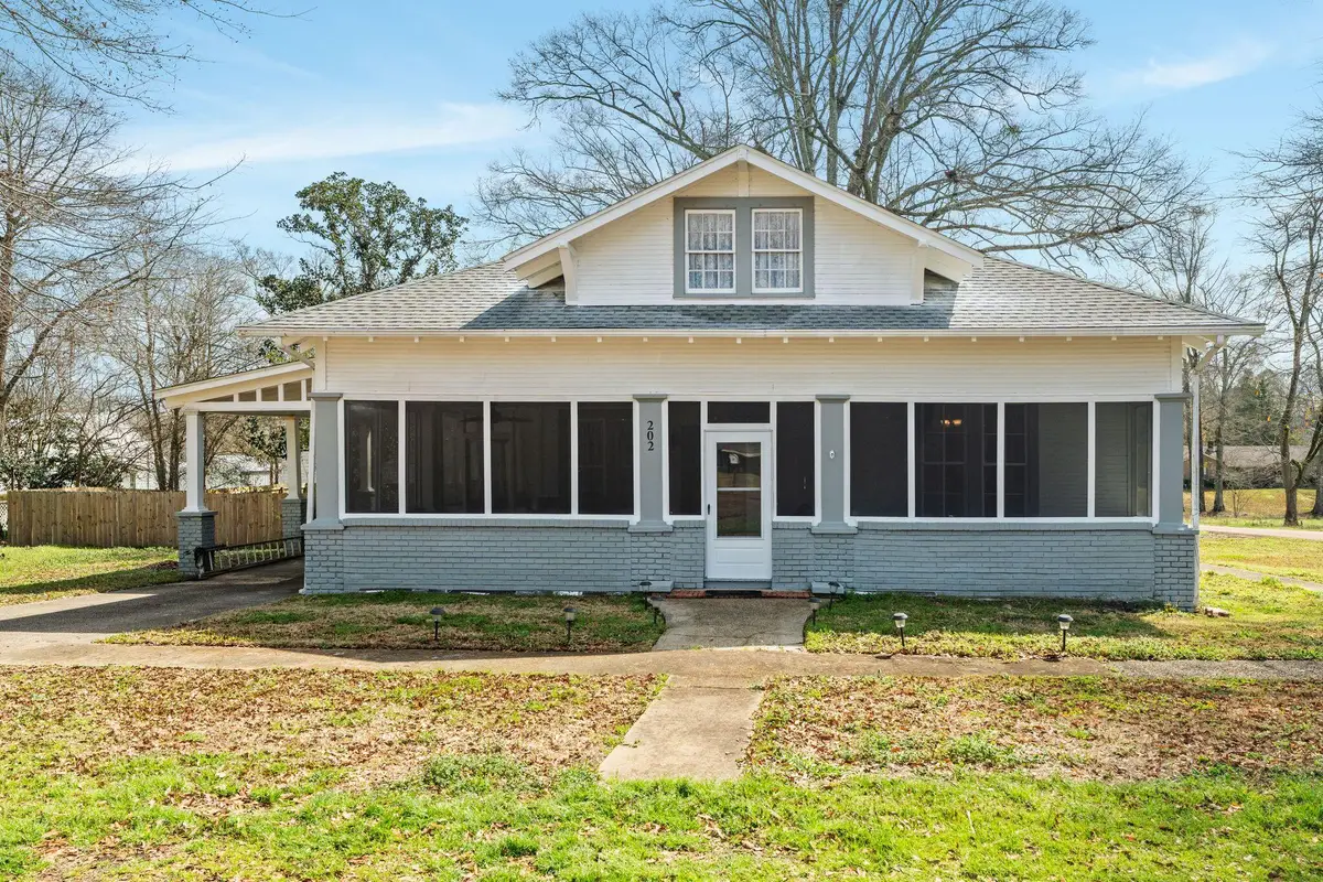 202 S 4th St., Collins, MS 39428 - #1